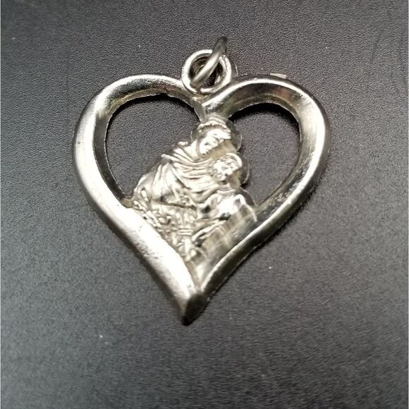 St jude religious saints silver necklace pendant. P129 - Picture 1 of 2